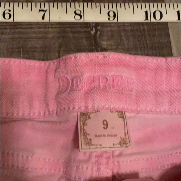 Pink jean shorts - Picture 2 of 3